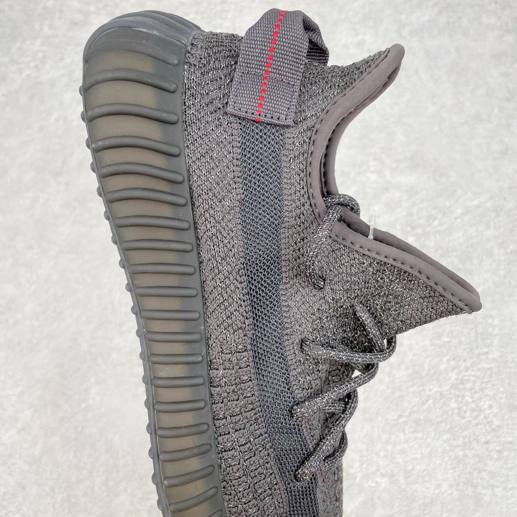 純原版Yeezy Boost 350 V2 黑滿天星貨號：FU9007全套原楦原紙版原鞋開模完美打造採用辰元飛織魚絲網原廠面非進口機台大底原廠半透明RB巴斯夫滿釘大底原廠東莞百宏3M反光鞋帶質感一致原廠鑫成新粉原鞋墊LOGO膠漿印花鈦金針與高士馬克線針車精工打造一切遵循原廠指令單採購同源原材採購全套原廠進口材料原紙版原楦頭一切同源公司大幾率過驗混賣無壓力