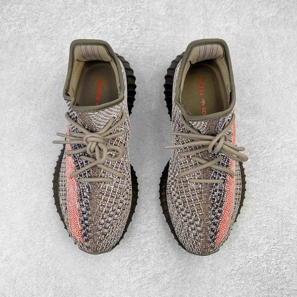 ＃純原Yeezy Boost 350 V2 火山灰GW0089全套原楦原紙版原鞋開模完美打造採用辰元飛織魚絲網原廠面非進口機台大底原廠半透明RB巴斯夫滿釘大底原廠東莞百宏3M反光鞋帶質感一致原廠鑫成新粉原鞋墊LOGO膠漿印花鈦金針與高士馬克線針車精工打造一切遵循原廠指令單採購同源原材採購全套原廠進口材料原紙版原楦頭一切同源公司貨大幾率過驗混賣無壓力‼