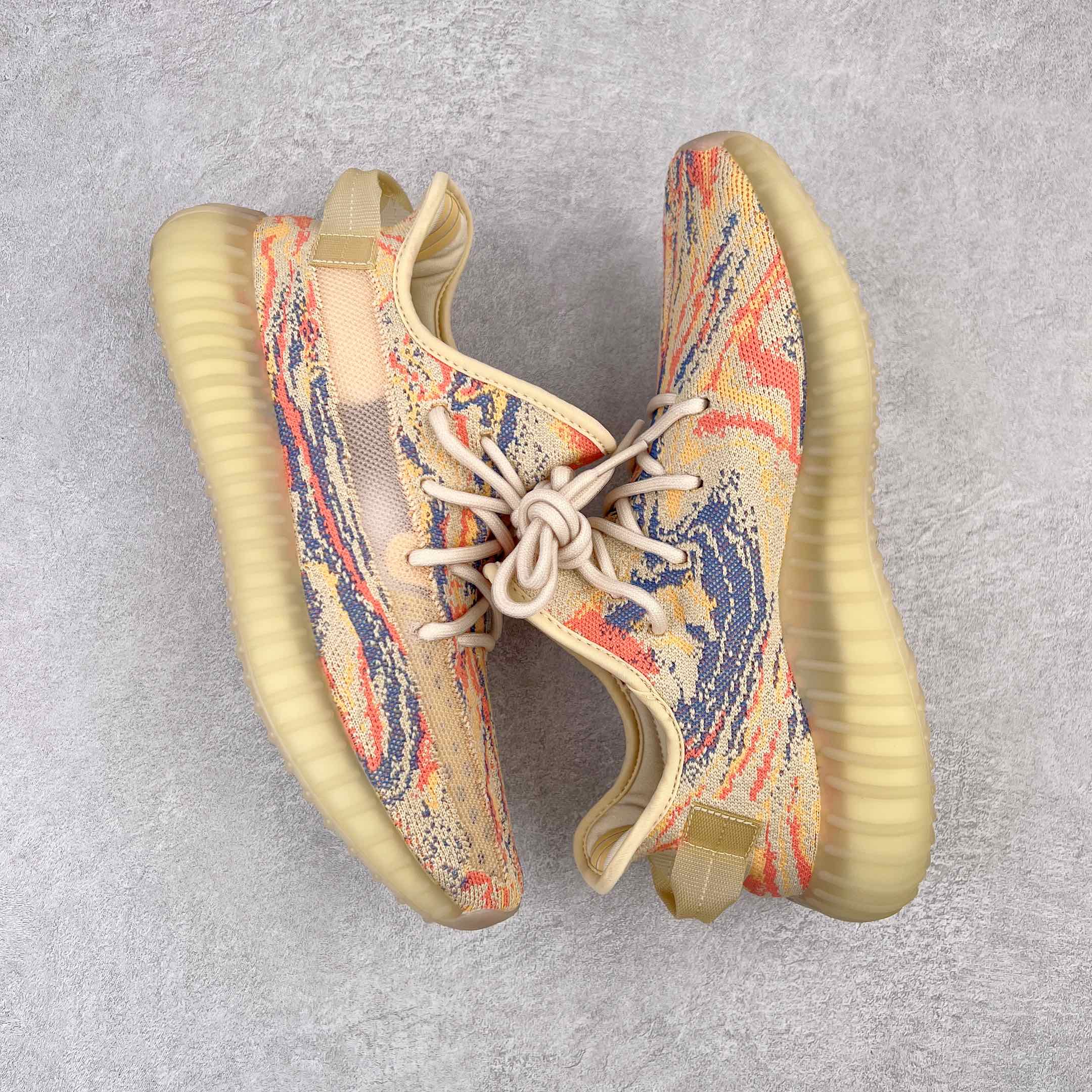 純原Yeezy Boost 350 V2 黃色暴龍獸GW3773全套原楦原紙版原鞋開模完美打造採用辰元飛織魚絲網原廠面非進口機台大底原廠半透明RB巴斯夫滿釘大底原廠東莞百宏3M反光鞋帶質感一致原廠鑫成新粉原鞋墊LOGO膠漿印花鈦金針與高士馬克線針車精工打造一切遵循原廠指令單採購同源原材採購全套原廠進口材料原紙版原楦頭一切同源公司貨大幾率過驗混賣無壓力‼