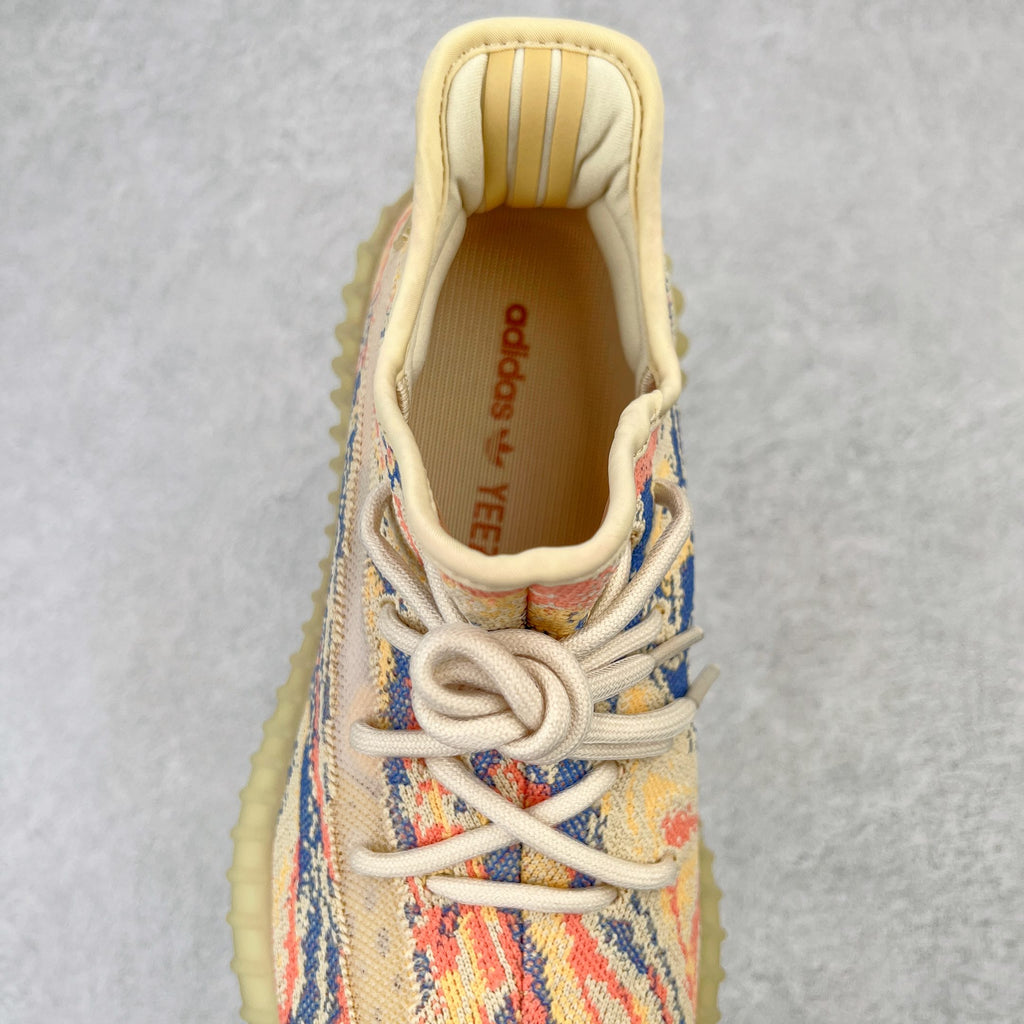 純原Yeezy Boost 350 V2 黃色暴龍獸GW3773全套原楦原紙版原鞋開模完美打造採用辰元飛織魚絲網原廠面非進口機台大底原廠半透明RB巴斯夫滿釘大底原廠東莞百宏3M反光鞋帶質感一致原廠鑫成新粉原鞋墊LOGO膠漿印花鈦金針與高士馬克線針車精工打造一切遵循原廠指令單採購同源原材採購全套原廠進口材料原紙版原楦頭一切同源公司貨大幾率過驗混賣無壓力‼