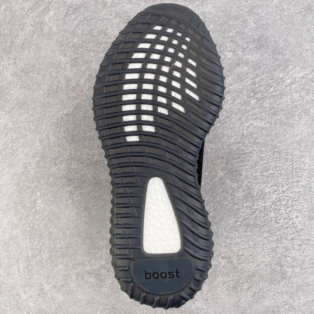 ＃ Yeezy Boost 350 V2"Dazzling Blue" 黑藍GY7164全套原楦原紙版原鞋開模完美打造採用辰元飛織魚絲網原廠面非進口機台大底原廠半透明RB巴斯夫滿釘大底原廠東莞百宏3M反光鞋帶質感一致原廠鑫成新粉原鞋墊LOGO膠漿印花鈦金針與高士馬克線針車精工打造一切遵循原廠指令單採購同源原材採購全套原廠進口材料原紙版原楦頭一切同源公司貨大幾率過驗混賣無壓力‼