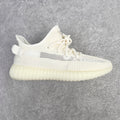 純原版Yeezy Boost 350 V2"Pure Oat" 純白鏤空HQ6316全套原楦原紙版原鞋開模完美打造採用辰元飛織魚絲網原廠面非進口機台大底原廠半透明RB巴斯夫滿釘大底原廠東莞百宏3M反光鞋帶質感一致原廠鑫成新粉原鞋墊LOGO膠漿印花鈦金針與高士馬克線針車精工打造一切遵循原廠指令單採購同源原材採購全套原廠進口材料原紙版原楦頭一切同源公司大幾率過驗混賣無壓力‼ ️
