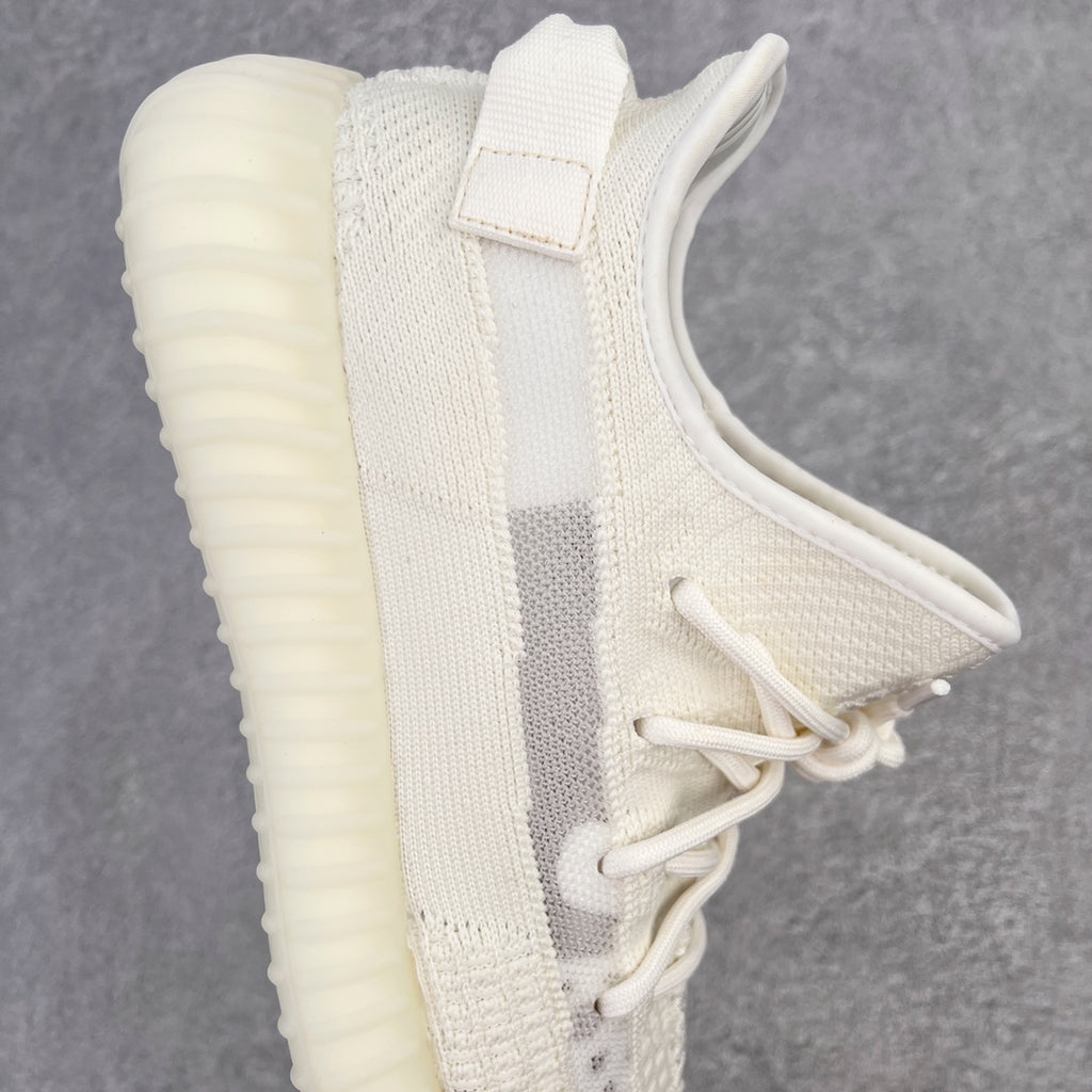 純原版Yeezy Boost 350 V2"Pure Oat" 純白鏤空HQ6316全套原楦原紙版原鞋開模完美打造採用辰元飛織魚絲網原廠面非進口機台大底原廠半透明RB巴斯夫滿釘大底原廠東莞百宏3M反光鞋帶質感一致原廠鑫成新粉原鞋墊LOGO膠漿印花鈦金針與高士馬克線針車精工打造一切遵循原廠指令單採購同源原材採購全套原廠進口材料原紙版原楦頭一切同源公司大幾率過驗混賣無壓力‼ ️