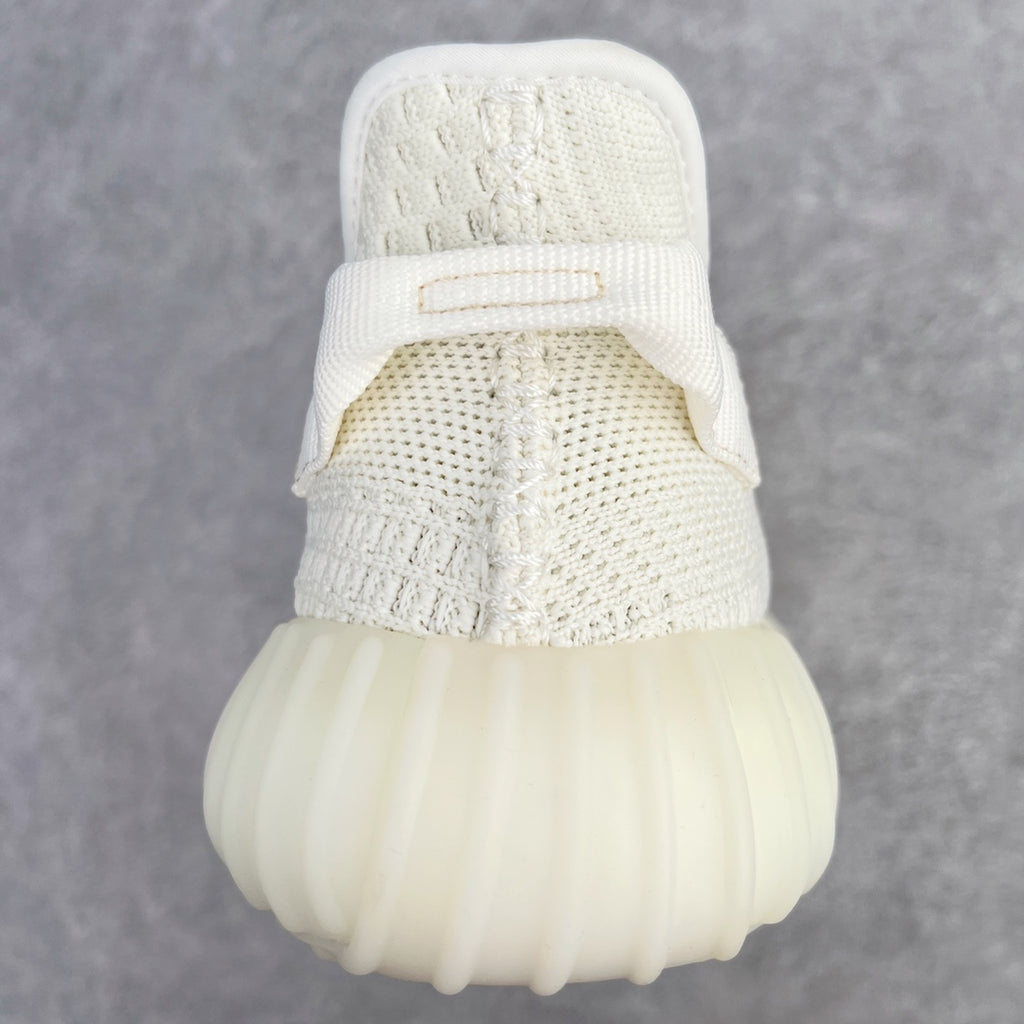 純原版Yeezy Boost 350 V2"Pure Oat" 純白鏤空HQ6316全套原楦原紙版原鞋開模完美打造採用辰元飛織魚絲網原廠面非進口機台大底原廠半透明RB巴斯夫滿釘大底原廠東莞百宏3M反光鞋帶質感一致原廠鑫成新粉原鞋墊LOGO膠漿印花鈦金針與高士馬克線針車精工打造一切遵循原廠指令單採購同源原材採購全套原廠進口材料原紙版原楦頭一切同源公司大幾率過驗混賣無壓力‼ ️