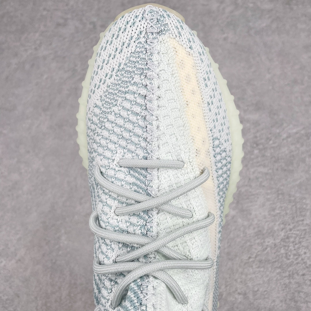 純原版Yeezy Boost 350 V2 冰藍天使貨號：FW3043全套原楦原紙版原鞋開模完美打造採用辰元飛織魚絲網原廠面非進口機台大底原廠半透明RB巴斯夫滿釘大底原廠東莞百宏3M反光鞋帶質感一致原廠鑫成新粉原鞋墊LOGO膠漿印花鈦金針與高士馬克線針車精工打造一切遵循原廠指令單採購同源原材採購全套原廠進口材料原紙版原楦頭一切同源公司大幾率過驗混賣無壓力‼ ️