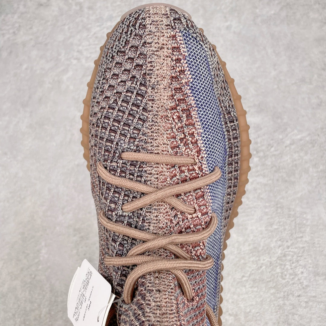純原版本Yeezy Boost 350 V2 水洗棕藍貨號：H02795全套原楦原紙版原鞋開模完美打造採用辰元飛織魚絲網原廠面非進口機台大底原廠半透明RB巴斯夫滿釘大底原廠東莞百宏3M反光鞋帶質感一致原廠鑫成新粉原鞋墊LOGO膠漿印花鈦金針與高士馬克線針車精工打造一切遵循原廠指令單採購同源原材採購全套原廠進口材料原紙版原楦頭一切同源公司大幾率過驗混賣無壓力‼ ️
