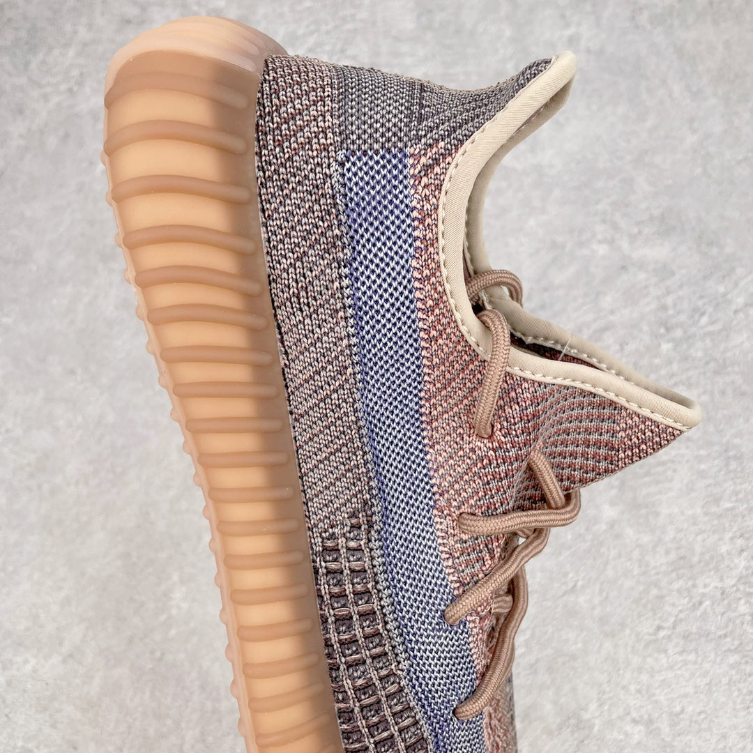 純原版本Yeezy Boost 350 V2 水洗棕藍貨號：H02795全套原楦原紙版原鞋開模完美打造採用辰元飛織魚絲網原廠面非進口機台大底原廠半透明RB巴斯夫滿釘大底原廠東莞百宏3M反光鞋帶質感一致原廠鑫成新粉原鞋墊LOGO膠漿印花鈦金針與高士馬克線針車精工打造一切遵循原廠指令單採購同源原材採購全套原廠進口材料原紙版原楦頭一切同源公司大幾率過驗混賣無壓力‼ ️