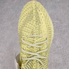 純原版Yeezy Boost 350 V2 丁黃滿天星貨號：FV3255全套原楦原紙版原鞋開模完美打造採用辰元飛織魚絲網原廠面非進口機台大底原廠半透明RB巴斯夫滿釘大底原廠東莞百宏3M反光鞋帶質感一致原廠鑫成新粉原鞋墊LOGO膠漿印花鈦金針與高士馬克線針車精工打造一切遵循原廠指令單採購同源原材採購全套原廠進口材料原紙版原楦頭一切同源公司大幾率過驗混賣無壓力‼ ️