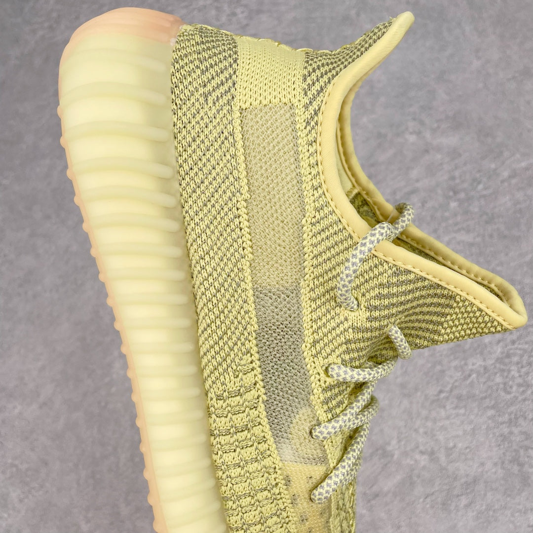 純原版Yeezy Boost 350 V2 丁黃滿天星貨號：FV3255全套原楦原紙版原鞋開模完美打造採用辰元飛織魚絲網原廠面非進口機台大底原廠半透明RB巴斯夫滿釘大底原廠東莞百宏3M反光鞋帶質感一致原廠鑫成新粉原鞋墊LOGO膠漿印花鈦金針與高士馬克線針車精工打造一切遵循原廠指令單採購同源原材採購全套原廠進口材料原紙版原楦頭一切同源公司大幾率過驗混賣無壓力‼ ️