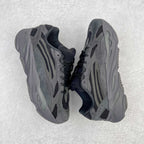 Yeezy Boost Runner 700V2系列 原楦原纸板开发 完美低趴原鞋韵味 市场同价位区间 性价比绝无第二家 正确头层牛巴革材质  原厂3D档案数据 原厂纸板 头层皮料 细节与正品对版 中底内置 Basf 科技 材质轻便 穿着软硬适中 全套纸板模具 原厂3M反光材料Size：36 36.5 37 38 38.5 39 40 40.5 41 42 42.5 43 44 44.5 45 46 47 48 编码：Qby2936080