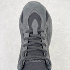 Yeezy Boost Runner 700V2系列 原楦原纸板开发 完美低趴原鞋韵味 市场同价位区间 性价比绝无第二家 正确头层牛巴革材质  原厂3D档案数据 原厂纸板 头层皮料 细节与正品对版 中底内置 Basf 科技 材质轻便 穿着软硬适中 全套纸板模具 原厂3M反光材料Size：36 36.5 37 38 38.5 39 40 40.5 41 42 42.5 43 44 44.5 45 46 47 48 编码：Qby2936080
