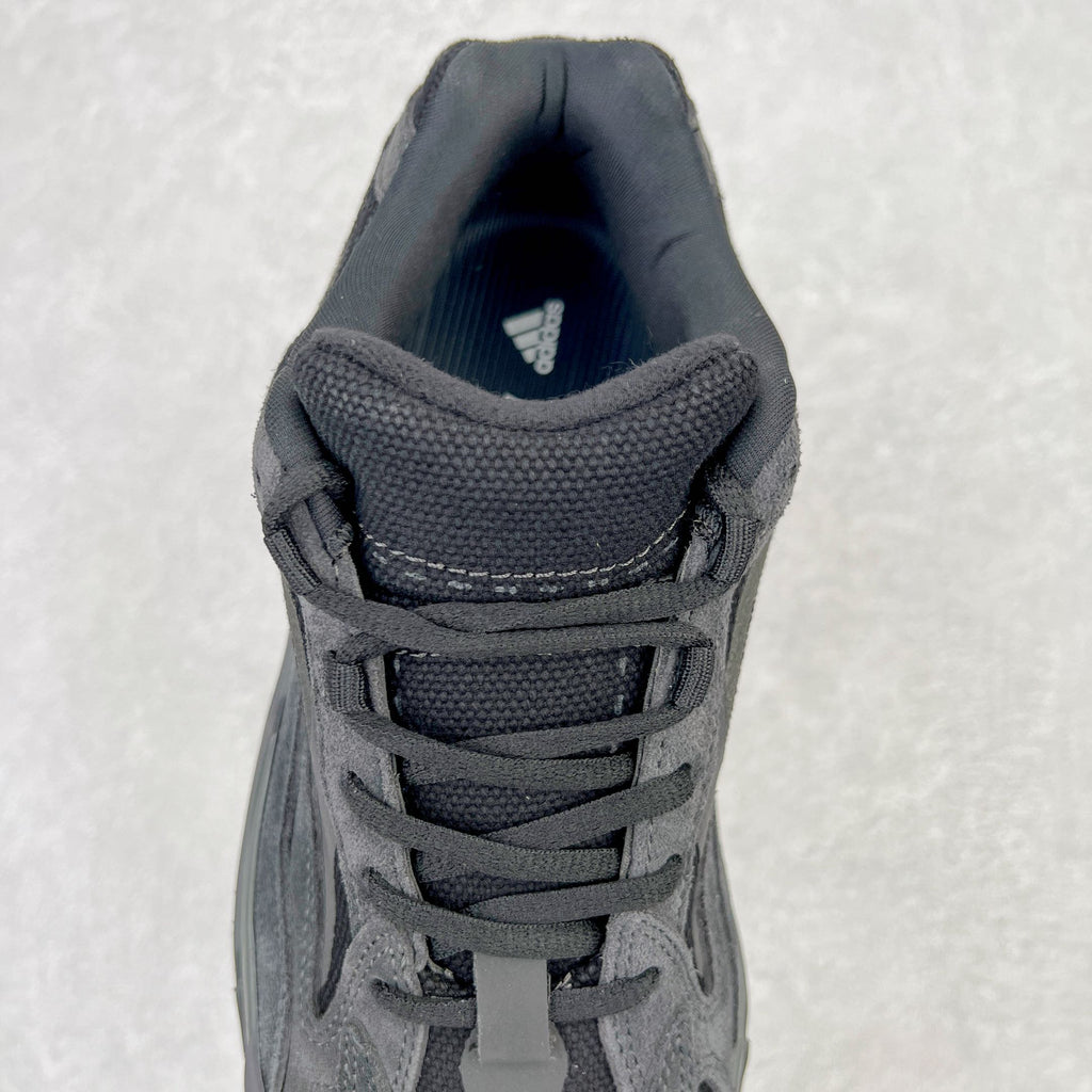 Yeezy Boost Runner 700V2系列 原楦原纸板开发 完美低趴原鞋韵味 市场同价位区间 性价比绝无第二家 正确头层牛巴革材质  原厂3D档案数据 原厂纸板 头层皮料 细节与正品对版 中底内置 Basf 科技 材质轻便 穿着软硬适中 全套纸板模具 原厂3M反光材料Size：36 36.5 37 38 38.5 39 40 40.5 41 42 42.5 43 44 44.5 45 46 47 48 编码：Qby2936080