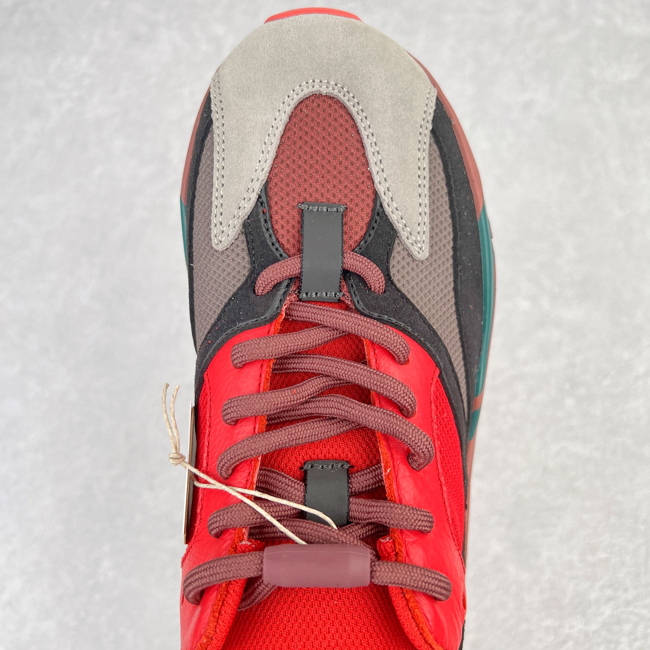 ＃純原Yeezy Boost Runner 700 黑紅HQ6979 原楦原紙板開發完美低趴原鞋韻味市場同價位區間性價比絕無第二家正確頭層牛巴革材質原廠3D檔案資料原廠紙板頭層皮料細節與正品對版中底片底片底片 3053363000330000 紙片底料36335303300003 紙本353303030300003 紙廠。 37 38 38.5 39 40 40.5 41 42 42.5 43 44 44.5 45 46 47 48 編碼：Yby3936050