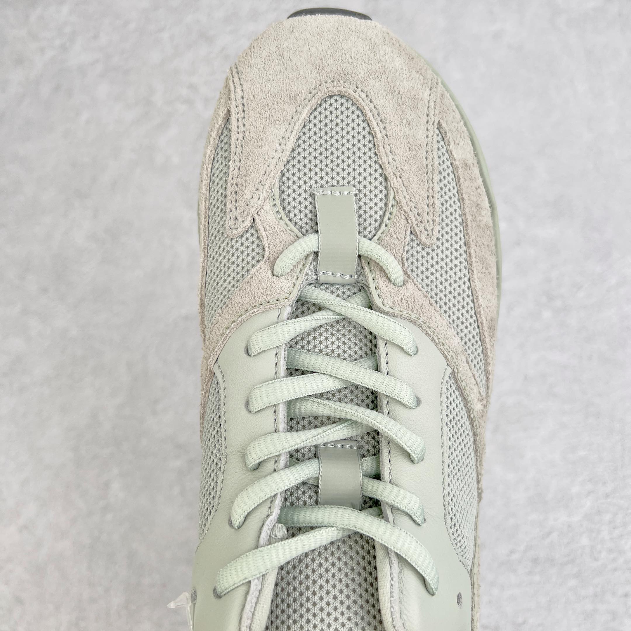 ＃純原Yeezy Boost Runner 700 海鹽白EG7487 原楦原紙板開發完美低趴原鞋韻味市場同價位區間性價比絕無第二家正確頭層牛巴革材質原廠3D檔案資料原廠紙板頭層皮料細節與正品對版中底壓片底料Baize363353530003300003 紙本35330333片材：36330033000033 紙本3533630330紙。 37 38 38.5 39 40 40.5 41 42 42.5 43 44 44.5 45 46 47 48 編碼：Yby3936050