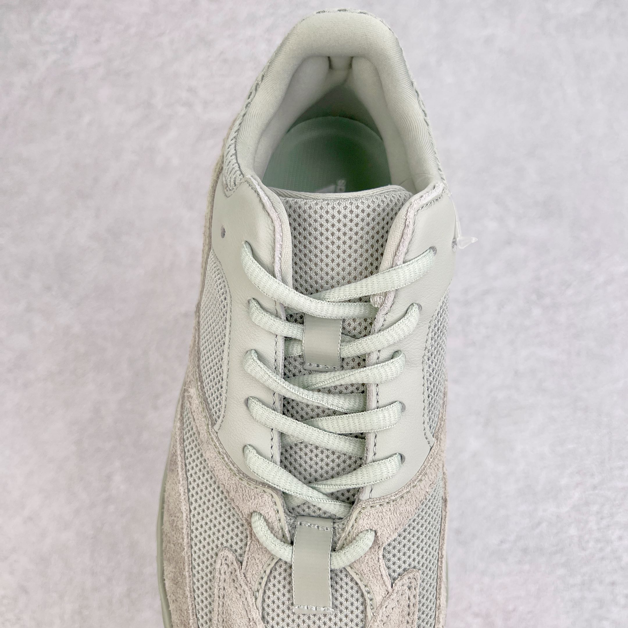 ＃純原Yeezy Boost Runner 700 海鹽白EG7487 原楦原紙板開發完美低趴原鞋韻味市場同價位區間性價比絕無第二家正確頭層牛巴革材質原廠3D檔案資料原廠紙板頭層皮料細節與正品對版中底壓片底料Baize363353530003300003 紙本35330333片材：36330033000033 紙本3533630330紙。 37 38 38.5 39 40 40.5 41 42 42.5 43 44 44.5 45 46 47 48 編碼：Yby3936050