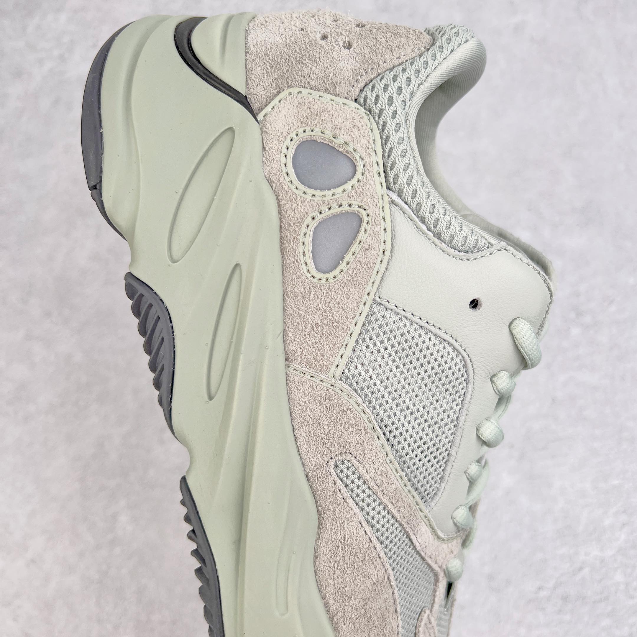 ＃純原Yeezy Boost Runner 700 海鹽白EG7487 原楦原紙板開發完美低趴原鞋韻味市場同價位區間性價比絕無第二家正確頭層牛巴革材質原廠3D檔案資料原廠紙板頭層皮料細節與正品對版中底壓片底料Baize363353530003300003 紙本35330333片材：36330033000033 紙本3533630330紙。 37 38 38.5 39 40 40.5 41 42 42.5 43 44 44.5 45 46 47 48 編碼：Yby3936050