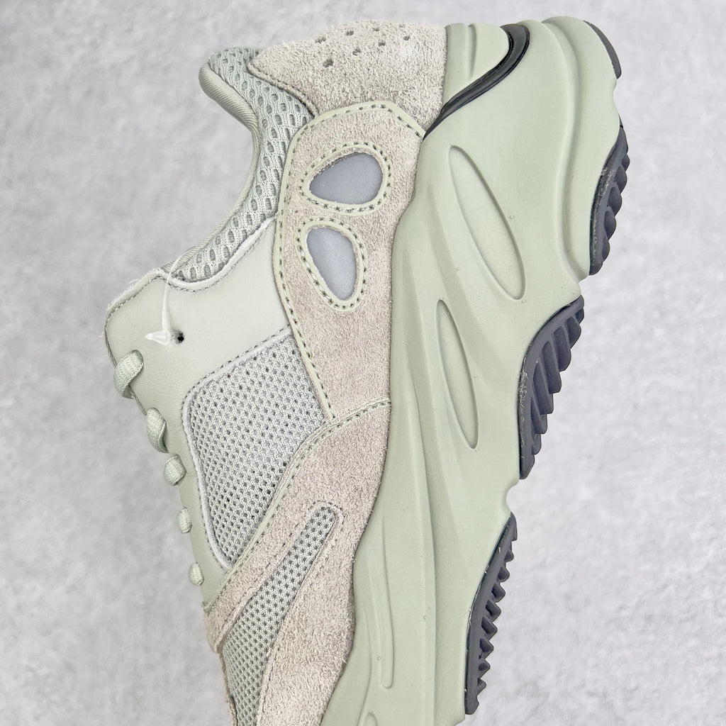 ＃純原Yeezy Boost Runner 700 海鹽白EG7487 原楦原紙板開發完美低趴原鞋韻味市場同價位區間性價比絕無第二家正確頭層牛巴革材質原廠3D檔案資料原廠紙板頭層皮料細節與正品對版中底壓片底料Baize363353530003300003 紙本35330333片材：36330033000033 紙本3533630330紙。 37 38 38.5 39 40 40.5 41 42 42.5 43 44 44.5 45 46 47 48 編碼：Yby3936050