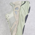 ＃純原Yeezy Boost Runner 700 海鹽白EG7487 原楦原紙板開發完美低趴原鞋韻味市場同價位區間性價比絕無第二家正確頭層牛巴革材質原廠3D檔案資料原廠紙板頭層皮料細節與正品對版中底壓片底料Baize363353530003300003 紙本35330333片材：36330033000033 紙本3533630330紙。 37 38 38.5 39 40 40.5 41 42 42.5 43 44 44.5 45 46 47 48 編碼：Yby3936050