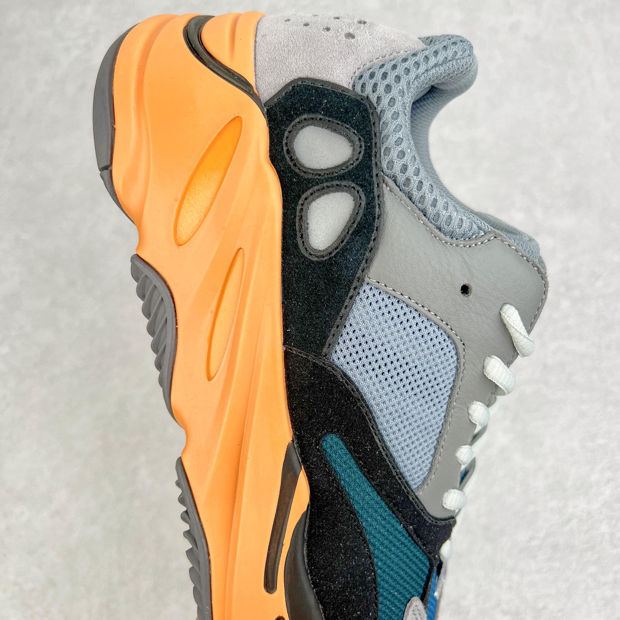 ＃純原Yeezy Boost Runner 700 灰橙GW0296 原楦原紙板開發完美低趴原鞋韻味市場同價位區間性價比絕無第二家正確頭層牛巴革材質原廠3D檔案數據原廠紙板頭層皮料細節與正品對版中底片底料Baize3136353530003300003 紙本353303030300003 紙廠。 37 38 38.5 39 40 40.5 41 42 42.5 43 44 44.5 45 46 47 48 編碼：Yby3936050
