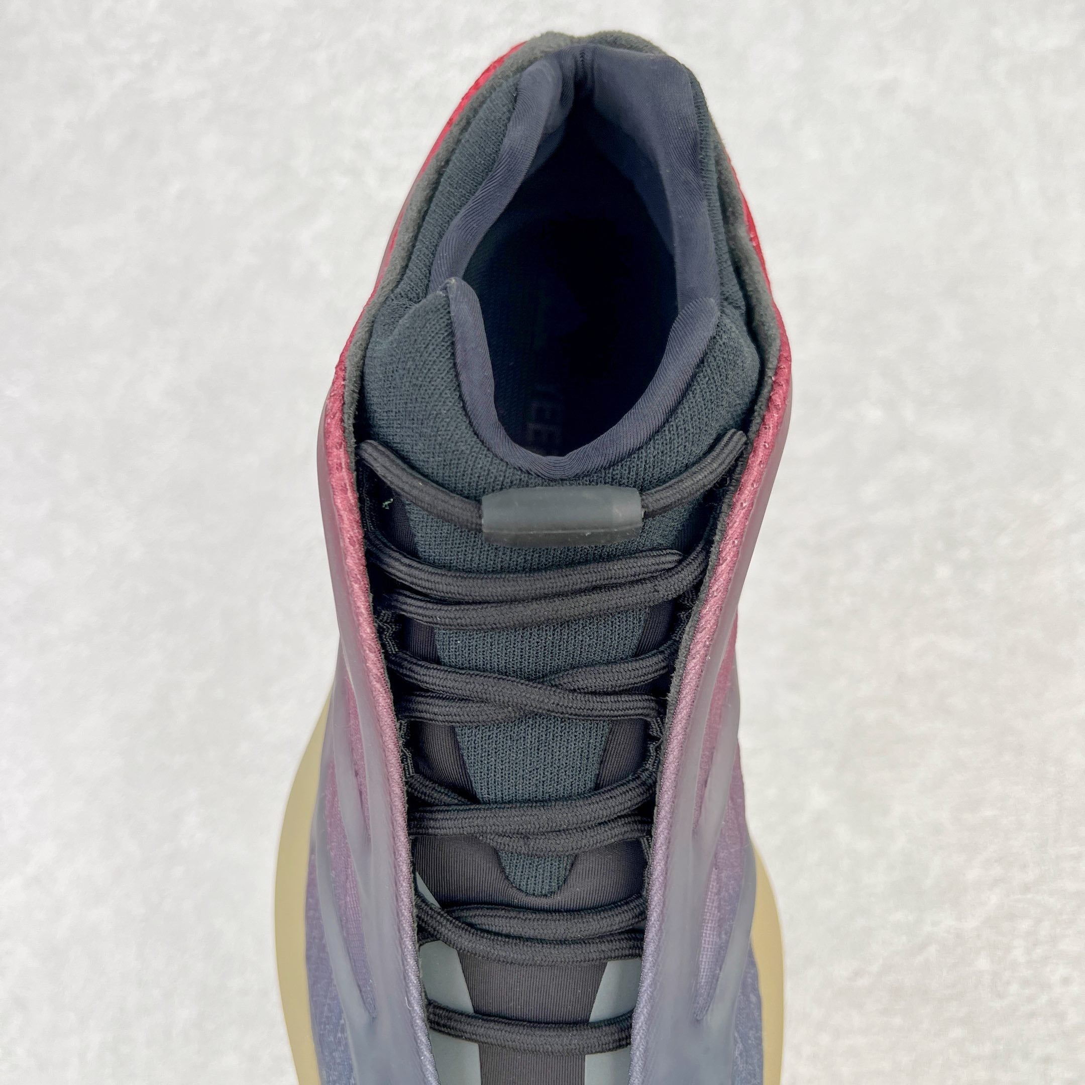 ＃純原Yeezy 700V3 藍粉漸變霓虹GW1814 開發室提前原鞋購回開發原廠BOUNCE 聚氨酯包裹EVA 發泡材質中底打造正確甲卡織面夜光效果等均最大程度還原公司細節不斷修正尺寸：36 36 36.5 37 38 38.45 3845. 43 44 44.5 45 46 47 48 編碼：Xby3936070