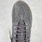 YEEZY BOOST 700 黑生膠FV5304完美零瑕疵沖正絕不翻車全套原廠楦頭開版原鞋開模原廠EVA中底內嵌全掌巴斯夫原底原廠材料渠道遵循萬邦指令單精準採購香州進口反絨長毛皮料隆昌鞋身網面原廠3M反光材質環保原裝40 40.5 41 42 42.5 43 44 44.5 45 46 46.5 47 編碼：Mby2936060