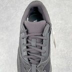 YEEZY BOOST 700 黑生膠FV5304完美零瑕疵沖正絕不翻車全套原廠楦頭開版原鞋開模原廠EVA中底內嵌全掌巴斯夫原底原廠材料渠道遵循萬邦指令單精準採購香州進口反絨長毛皮料隆昌鞋身網面原廠3M反光材質環保原裝40 40.5 41 42 42.5 43 44 44.5 45 46 46.5 47 編碼：Mby2936060