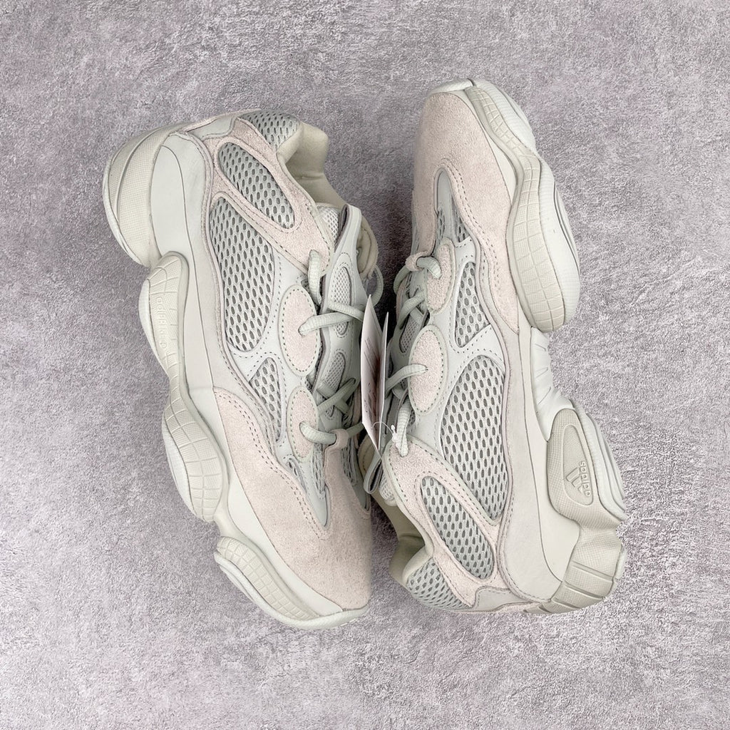Yeezy 500 Desert Rat 鹽霧色EE7287 圈內高階賣家首選完美零瑕疵沖正絕不翻車萬邦原廠翻毛、甩紋牛皮內置adiPRENE+減震科技全鞋包括內裡機台針車間距調整與原版一致原底模具ZEZE"adiPRENE"卡形完美36.5 37 38 38.5 39 40 40.5 41 42 42.5 43 44 44.5 45 46 47 48 編碼：Xby4936050
