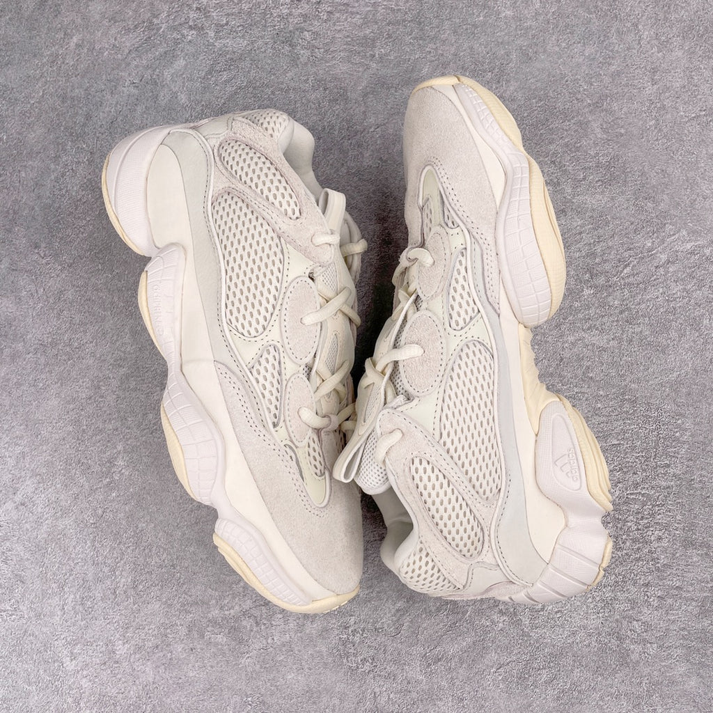 Yeezy 500 Desert Rat "Bone White"骨白配色FV3573 圈內高端賣家首選完美零瑕疵沖正絕不翻車萬邦原廠翻毛、甩紋牛皮內置adiPRENE+減震科技全鞋包括內裡機台針車間距調整與原版一致原底字墊樣卡