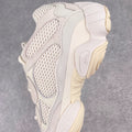 Yeezy 500 Desert Rat "Bone White"骨白配色FV3573 圈內高端賣家首選完美零瑕疵沖正絕不翻車萬邦原廠翻毛、甩紋牛皮內置adiPRENE+減震科技全鞋包括內裡機台針車間距調整與原版一致原底字墊樣卡