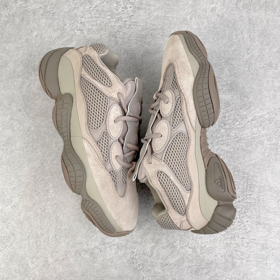 Yeezy 500 Desert Rat 灰棕色GX3607 隨意秒殺各種市面偽純原全新外貿批次市場最強性價比版本1：頂級製作工藝僅看齊發售原鞋2：萬邦原廠翻毛、甩紋牛皮3：內置adiPRENE+減震科技4：全鞋包括內裡機台針間距調整與原始版本：PR​​Sadi37753號36.5 37 38 38.5 39 40 40.5 41 42 42.5 43 44 44.5 45 46 46.5 47 48 編碼：Mby3936000
