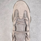 Yeezy 500 Desert Rat 灰棕色GX3607 隨意秒殺各種市面偽純原全新外貿批次市場最強性價比版本1：頂級製作工藝僅看齊發售原鞋2：萬邦原廠翻毛、甩紋牛皮3：內置adiPRENE+減震科技4：全鞋包括內裡機台針間距調整與原始版本：PR​​Sadi37753號36.5 37 38 38.5 39 40 40.5 41 42 42.5 43 44 44.5 45 46 46.5 47 48 編碼：Mby3936000