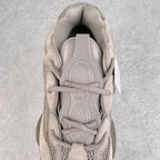 Yeezy 500 Desert Rat 灰棕色GX3607 隨意秒殺各種市面偽純原全新外貿批次市場最強性價比版本1：頂級製作工藝僅看齊發售原鞋2：萬邦原廠翻毛、甩紋牛皮3：內置adiPRENE+減震科技4：全鞋包括內裡機台針間距調整與原始版本：PR​​Sadi37753號36.5 37 38 38.5 39 40 40.5 41 42 42.5 43 44 44.5 45 46 46.5 47 48 編碼：Mby3936000