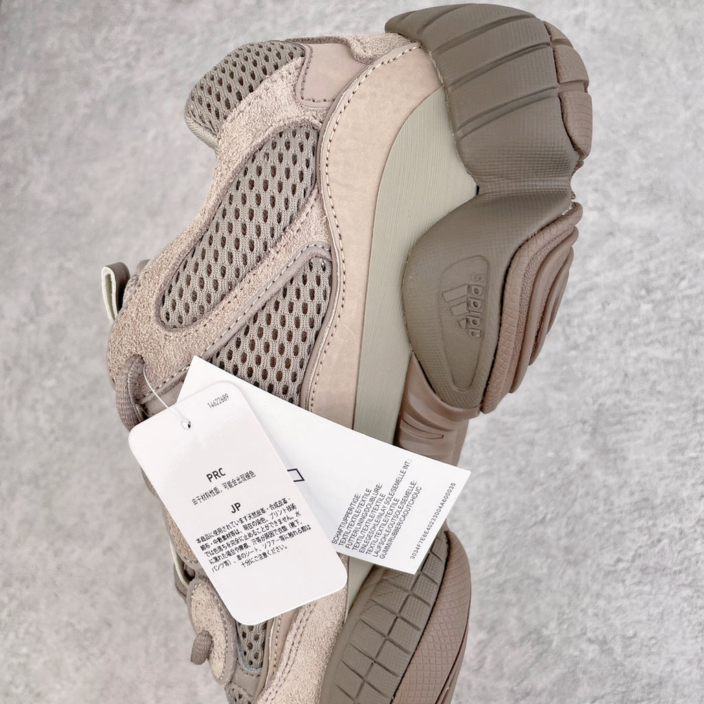 Yeezy 500 Desert Rat 灰棕色GX3607 隨意秒殺各種市面偽純原全新外貿批次市場最強性價比版本1：頂級製作工藝僅看齊發售原鞋2：萬邦原廠翻毛、甩紋牛皮3：內置adiPRENE+減震科技4：全鞋包括內裡機台針間距調整與原始版本：PR​​Sadi37753號36.5 37 38 38.5 39 40 40.5 41 42 42.5 43 44 44.5 45 46 46.5 47 48 編碼：Mby3936000