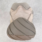 Yeezy 500 Desert Rat 灰棕色GX3607 隨意秒殺各種市面偽純原全新外貿批次市場最強性價比版本1：頂級製作工藝僅看齊發售原鞋2：萬邦原廠翻毛、甩紋牛皮3：內置adiPRENE+減震科技4：全鞋包括內裡機台針間距調整與原始版本：PR​​Sadi37753號36.5 37 38 38.5 39 40 40.5 41 42 42.5 43 44 44.5 45 46 46.5 47 48 編碼：Mby3936000