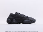 阿迪達斯Adidas YEEZY Desert Rat 椰子500 adidas Yeezy 500 Utility Black 黑武士鞋面採用皮革、麂皮和網眼三種材質打造，以復古氣息十足的adiPrene 中底取代早前的人氣BOOST 緩震設計貨號：F36640#251809009