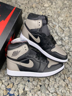 Air Jordan AJ1 Retro 影子灰全新升級網板中底原楦原紙板開發極致一眼正品既視感原廠皮料承諾百分百一致原鞋鞋面清潔度最高QC檢驗標準控制溢膠飛翼3D高頻深度立體全市場僅此一家鞋盒、防塵紙均採購來自原廠貨號：555088-013 SI6