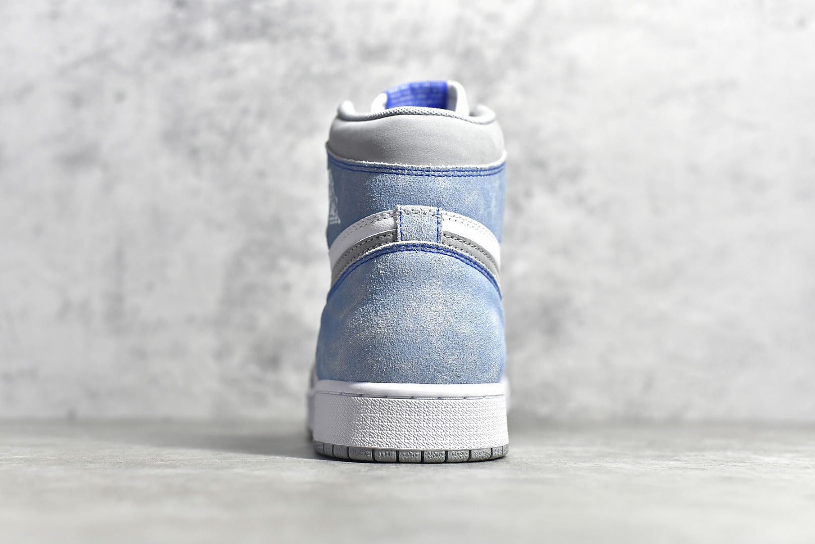 Air Jordan 1 Retro "Hyper Royal" KL薄荷糖/水洗白藍目前市面唯一提前原鞋開發正確鞋面水洗紋路正確鞋頭沖孔正確高頻飛翼LOGO 進口原廠皮料貨號:555088 402