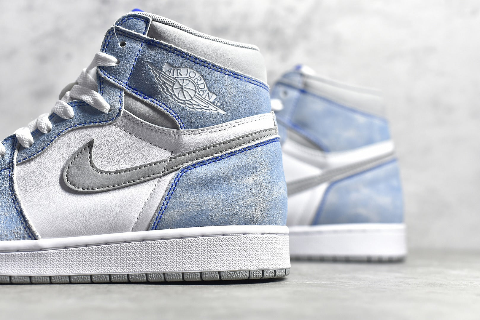 Air Jordan 1 Retro "Hyper Royal" KL薄荷糖/水洗白藍目前市面唯一提前原鞋開發正確鞋面水洗紋路正確鞋頭沖孔正確高頻飛翼LOGO 進口原廠皮料貨號:555088 402