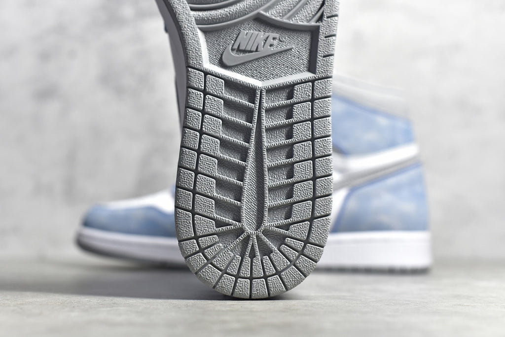 Air Jordan 1 Retro "Hyper Royal" KL薄荷糖/水洗白藍目前市面唯一提前原鞋開發正確鞋面水洗紋路正確鞋頭沖孔正確高頻飛翼LOGO 進口原廠皮料貨號:555088 402