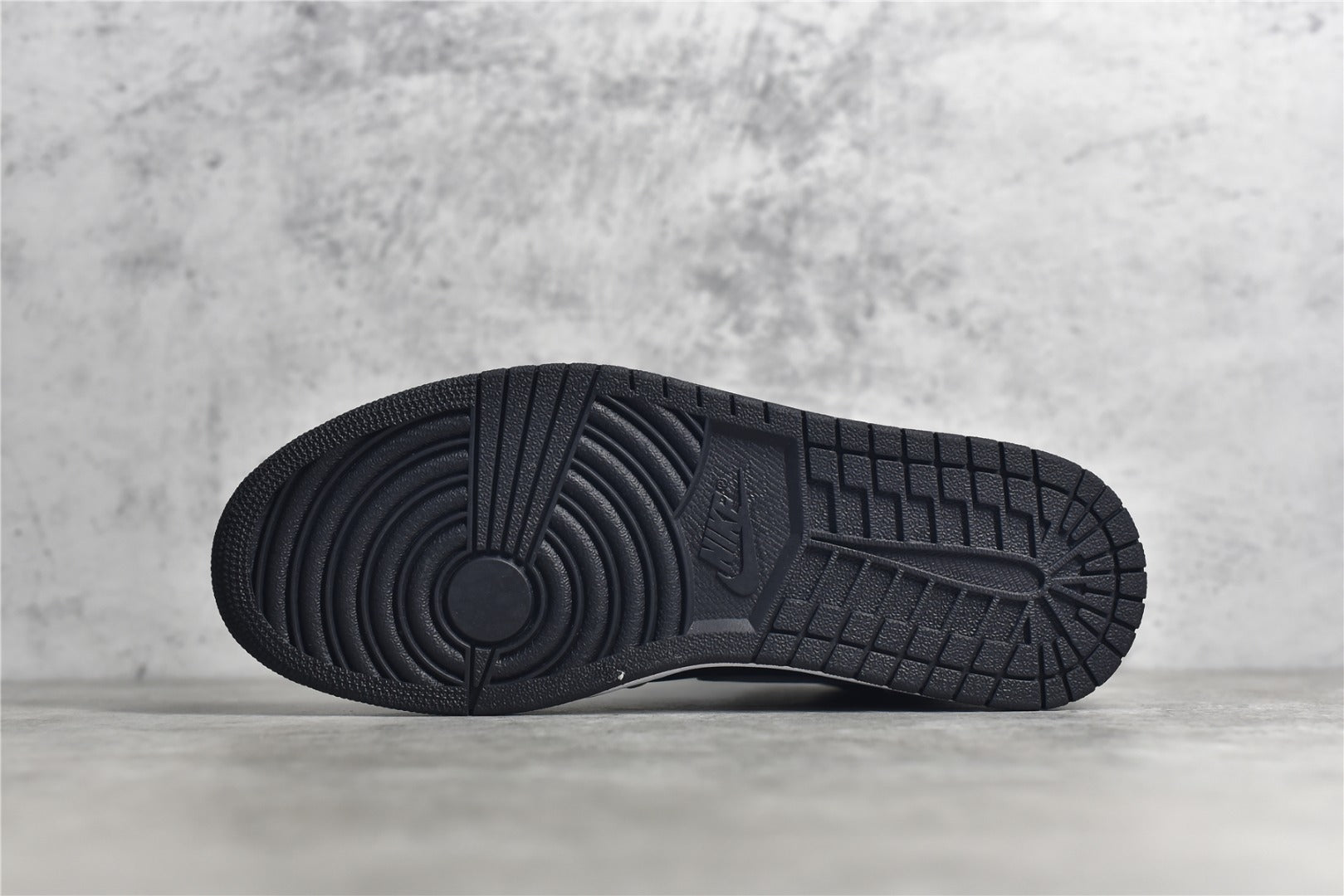 Air Jordan 1 影子2.0 歷時數月開發原鞋比對匹配率99.9% 原楦原紙板鞋型自觀懂貨的老鐵就知道這是什麼貨Prime Asia原廠皮料飛翼3D高頻原廠模具鞋盒防塵紙均採購來自原廠不用拼圖大幾率過驗貨號：553838350383503835037503750375037503750375037503750375037503083)？ 39 40 40.5 41 42 42.5 43 44 44.5 45 46 47