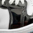 AJ1low白黑漆皮！ 尺寸35.5-45全碼出貨！ 市售最強低筒！天花板品質！ 市面唯一正確版本！全鞋正品原料！ DV1309-100！編碼OAH270！