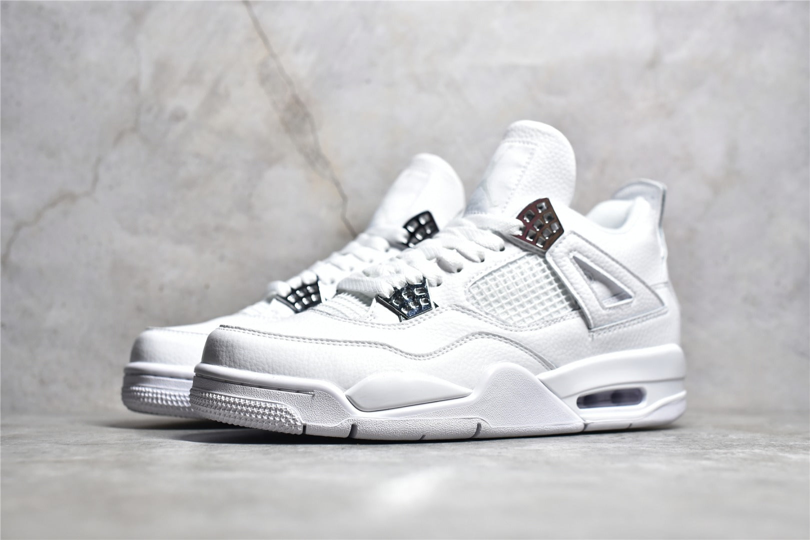 Air Jordan 4 系列優選品質原鞋開發正確鞋款正確中底鋼印頭層皮料極速福利尺寸：36 36.5 37.5 38 38.5 39 40 40.5 41 42 42.5 43 44 44.5 45 46 47.