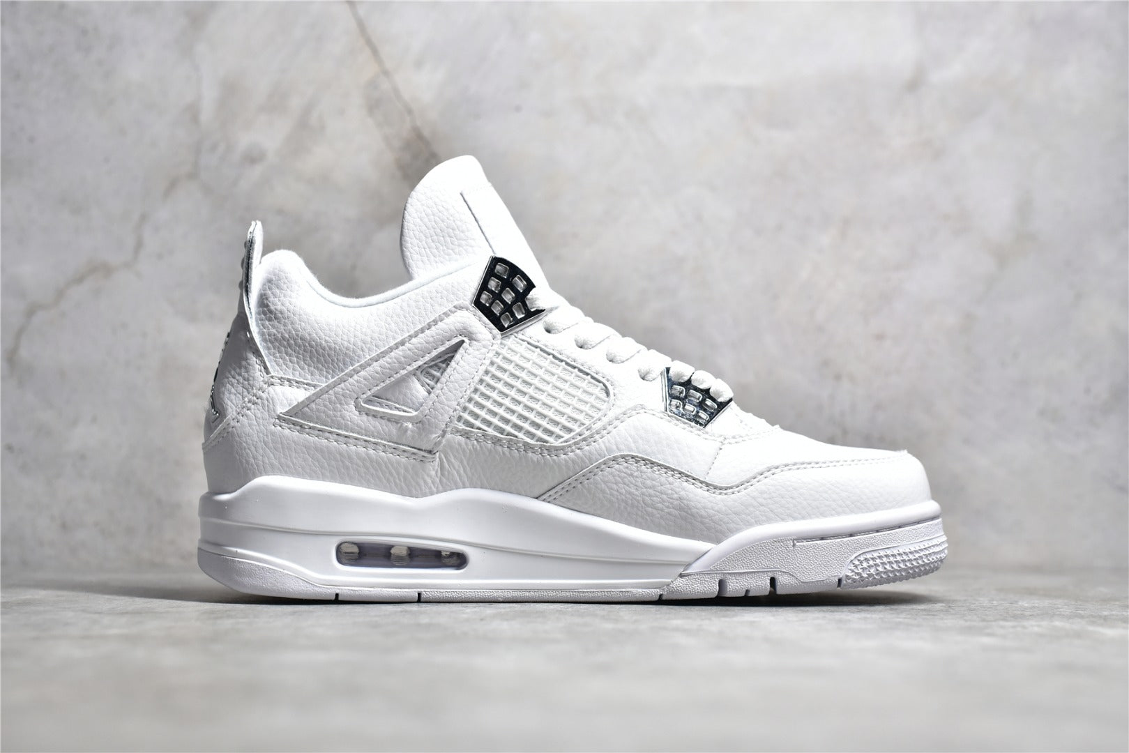 Air Jordan 4 系列優選品質原鞋開發正確鞋款正確中底鋼印頭層皮料極速福利尺寸：36 36.5 37.5 38 38.5 39 40 40.5 41 42 42.5 43 44 44.5 45 46 47.