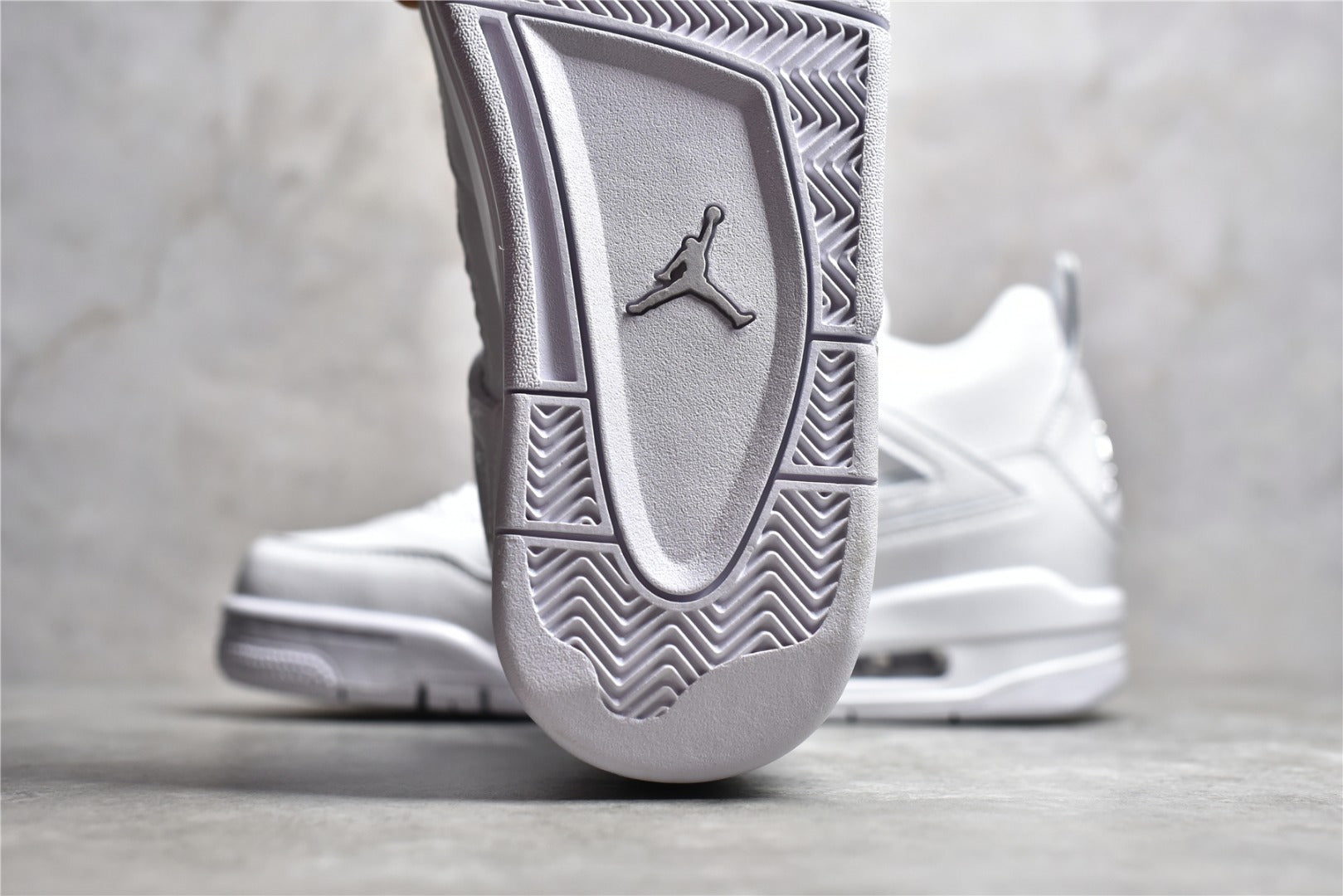 Air Jordan 4 系列優選品質原鞋開發正確鞋款正確中底鋼印頭層皮料極速福利尺寸：36 36.5 37.5 38 38.5 39 40 40.5 41 42 42.5 43 44 44.5 45 46 47.