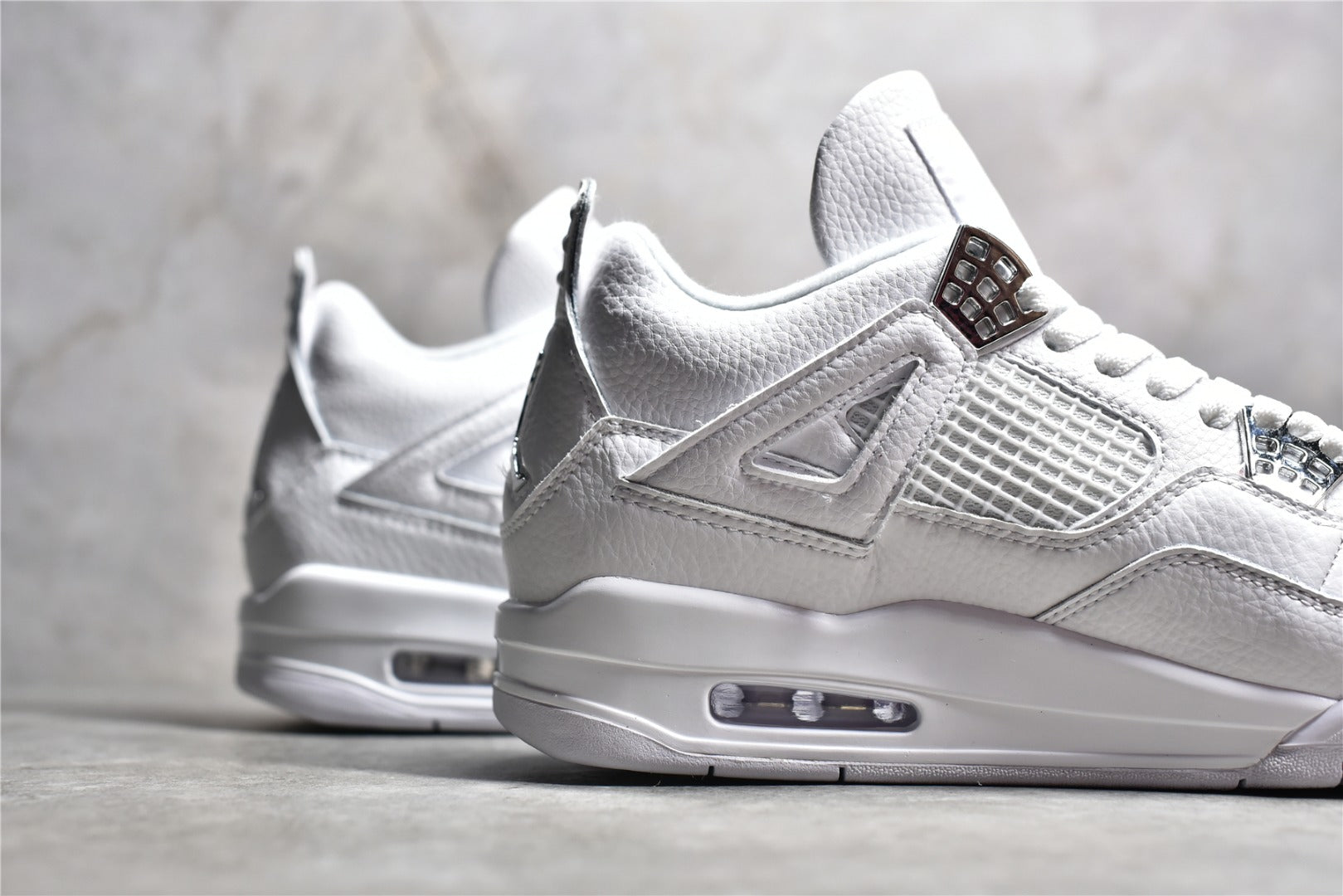 Air Jordan 4 系列優選品質原鞋開發正確鞋款正確中底鋼印頭層皮料極速福利尺寸：36 36.5 37.5 38 38.5 39 40 40.5 41 42 42.5 43 44 44.5 45 46 47.