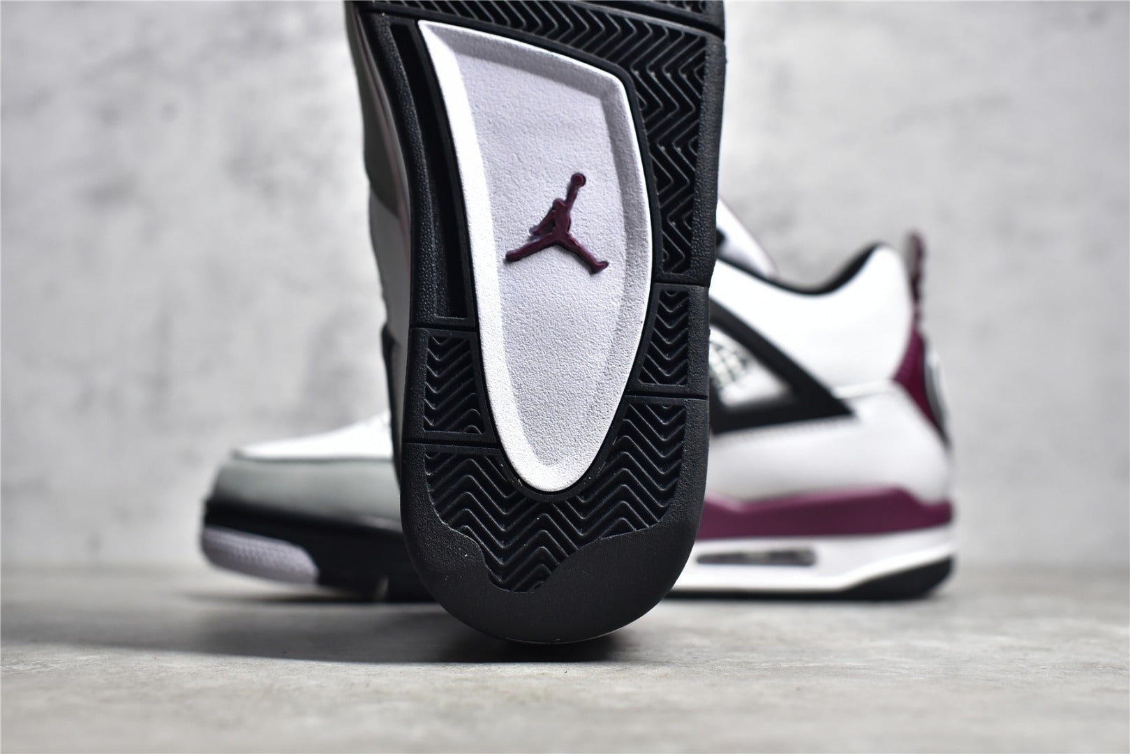 外貿A版最強性價比Air Jordan 4 大巴黎清潔度高鞋型正用料真實後續配色陸續出貨全頭層秒殺市面偽純原真正做到市面最強性價比細節無壓力Size：40/46