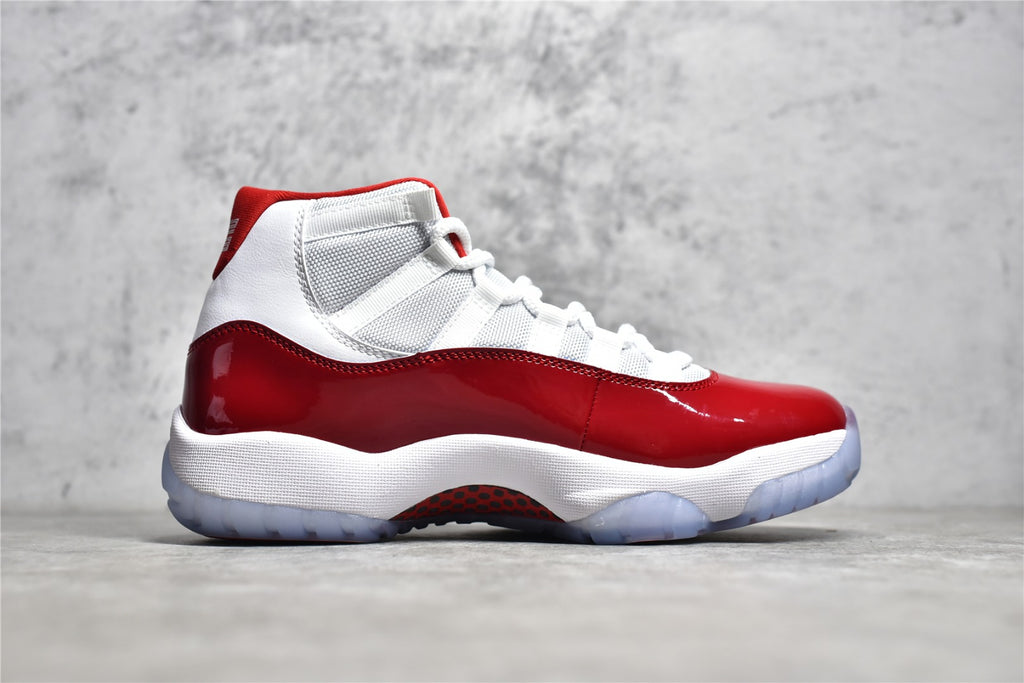 外貿專供純原Air Jordan 11 Retro 高幫男子文化籃球鞋國內一線大廠出品知名廠牌同源原鞋原數據紙板開發原裝碳板加持內置全掌Sole氣墊原檔案電繡Jump Logo 鞋面沖裁標準點位美人尖原鞋匹配度高達98% Size：40 40.5 41 42 42.5 43 44 44.5 45 46 47.5