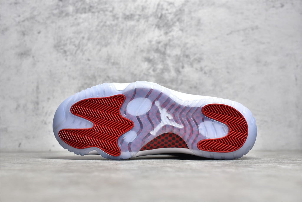 外貿專供純原Air Jordan 11 Retro 高幫男子文化籃球鞋國內一線大廠出品知名廠牌同源原鞋原數據紙板開發原裝碳板加持內置全掌Sole氣墊原檔案電繡Jump Logo 鞋面沖裁標準點位美人尖原鞋匹配度高達98% Size：40 40.5 41 42 42.5 43 44 44.5 45 46 47.5