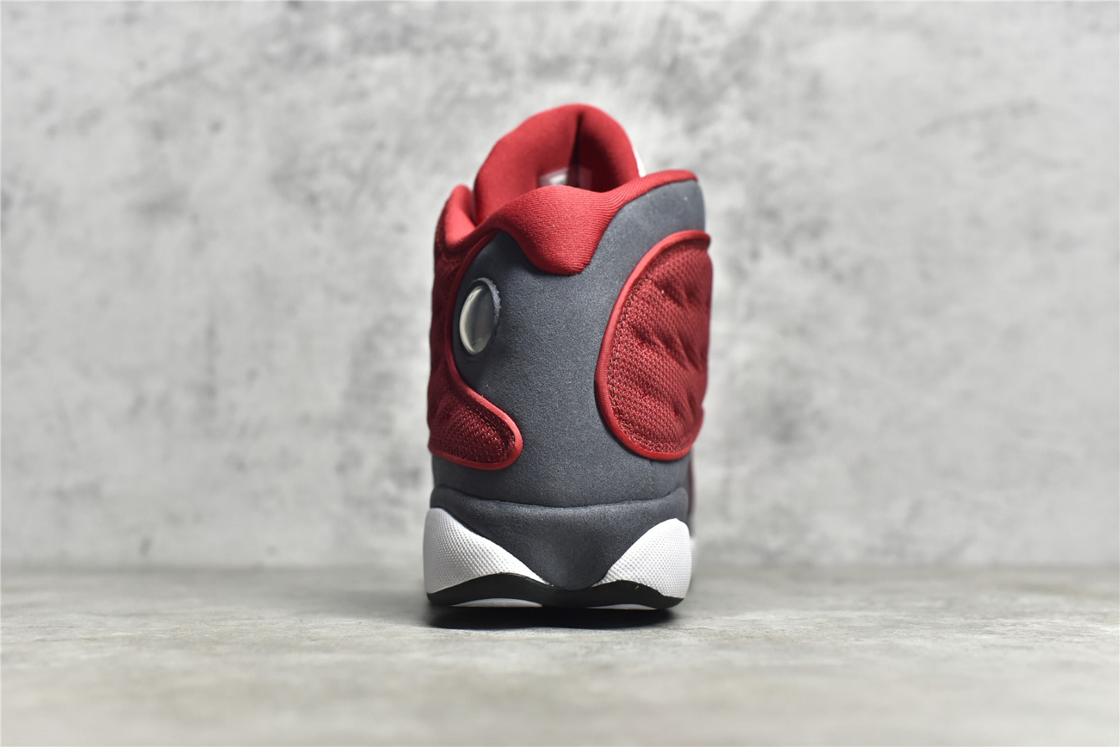 # SG獨家純原Air Jordan13 AJ13 終極版本今年以來最好沒有之一調用原廠三色貓眼透明清潔度秒殺市面其他阿三原廠織嘜皮料全部採用原廠沖裁邊緣厚度同步公司即可得知唯一含45.5碼數獨立磨俱市面真貓眼幾乎絕跡下輪補貨週期未知數45.5 46