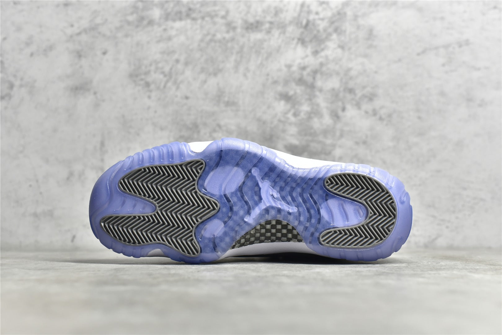 # W1版莞產批次Air Jordan AJ11 系列新貨無氧化最強性價比版本原廠漆皮防凍不開裂水晶大底正確色度色澤原楦原數據刺繡原廠車縫走線及對位毫釐不差飛人logo採用原數據電腦刺繡碳纖維真實碳板增強型防扭殼原廠汽車防扭蓋 4045450450503050000345：40004545000345：40450000345：4044445：30444444：404444：4040404：4040013：4040017000000000 42 42.5 43 44 44.5 45 46